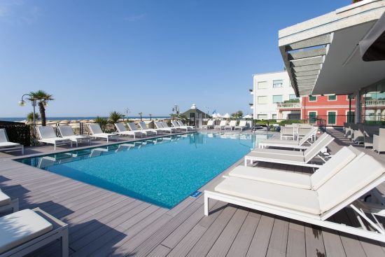 5 nights with breakfast at Hotel Adlon and 3 green fees per person (GC Jesolo, Venezia and Frassanelle)