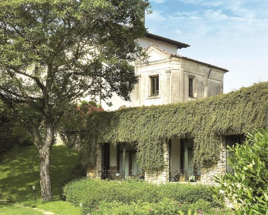 7 nights with breakfast at Relais i due Roccoli and three green fees per person (Franciacorta Golf Club and Gardagolf Country Club) Plus 1 dinner in a restaurant from our culinary programme.