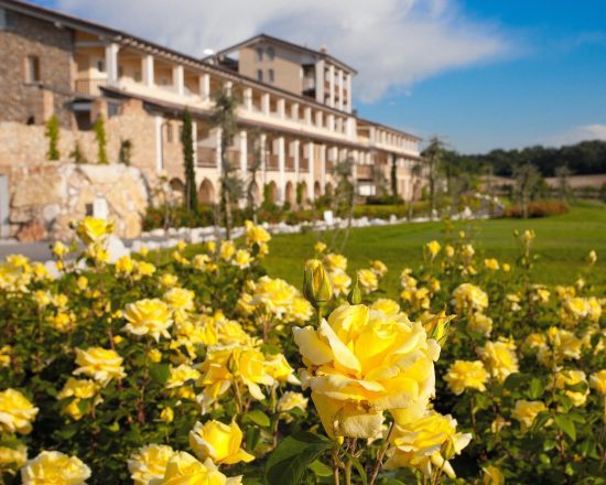 8 nights with breakfast at Chervò Golf Hotel Spa & Resort San Vigilio and four green fees per person (Chervò Golf San Vigilio, Paradiso del Garda, Gardagolf and Verona)