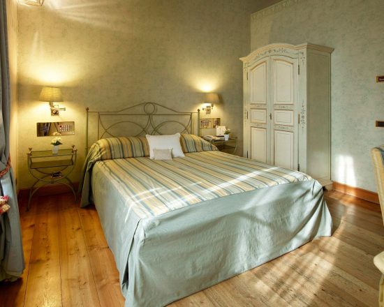 8 Nächte im Hotel Parco Borromeo und 4 Greenfee je Person (Golf Club Barlassina, La Pinetina, Villa d Este und Carimate)