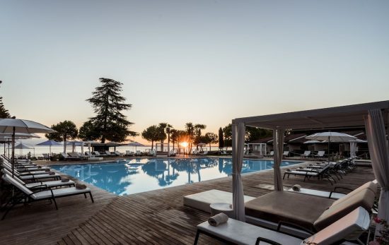 9 nuits à la Splendido Bay Luxury Spa Resort avec petit déjeuner et 5 green-fee par personne (GC Arzaga, Verona, Paradiso, Gardagolf e Chervo)