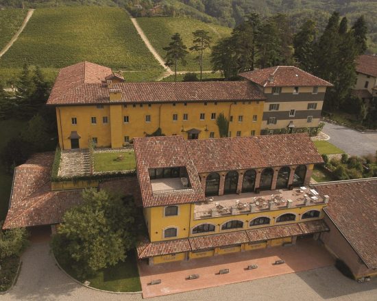 3 Übernachtungen mit Frühstück im Albergo l'Ostelliere - Villa Sparina Resort inklusive 1 Ausflug nach Turin und 1 Green Fees pro Person (Serravalle Golf Club)