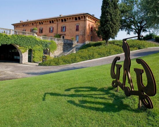 7 nights with breakfast at Foresteria Maison Gardagolf including 4 green fees per person at Gardagolf Country Club, GC Franciacorta, GC Verona and GC Bergamo Albenza and a dinner in a restaurant from our culinary programme.