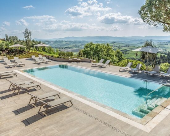 7 nights at Toscana Resort Castelfalfi with breakfast, 2 dinners and unlimited green fees (GC Castelfalfi)