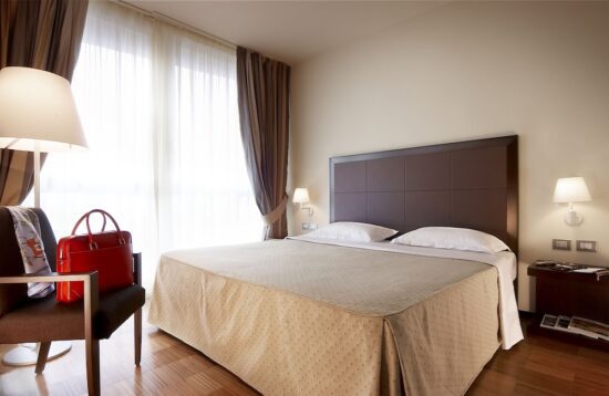 5 Übernachtungen im Hotel Real Fini Baia Del Re inklusive Frühstück und 2 Greenfees pro Person im Modena Golf & Country Club und San Valentino Golf Club.