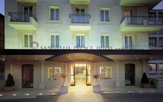 5 Übernachtungen mit Frühstück im Hotel Sangallo Palace und 2 Greenfees pro Person (Golf Club Perugia und Antognolla Golf).