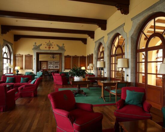 9 nights at the Foresteria Villa d'Este and 5 green fees per person (Villa d Este Golf Club, Barlassina, La Pinetina, Carimate and Monticello).