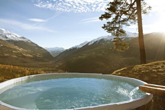 5 nights with breakfast at QC Terme Hotel Bagni Vecchi and 2 daily green fees per person (GC Bormio)