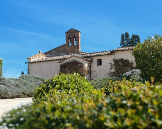 7 Übernachtungen mit Frühstück im La Bagnaia Golf & Spa Resort Siena inklusive 3 Greenfees pro Person (Royal Golf La Bagnaia, GC Valdichiana und GC Toscana)