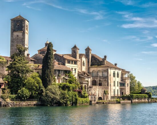 5 Nights with breakfast at the Castello Dal Pozzo Resort with 2 green fees (1x GC Bogogno, 1 x GC Alpino di Stresa ) and 1 dinner in a restaurant from our culinary programme