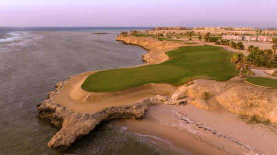 (2.) Foto di The Cascades Golf & Country Club